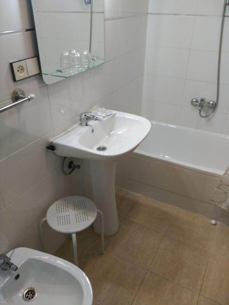 Hotel Vaqueros Лангрео Экстерьер фото