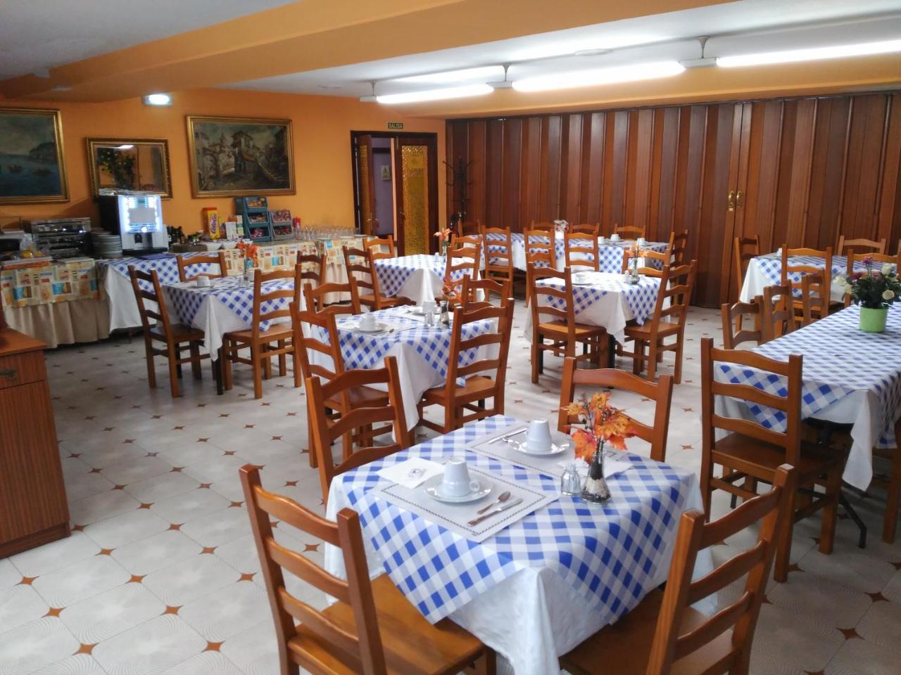Hotel Vaqueros Лангрео Экстерьер фото